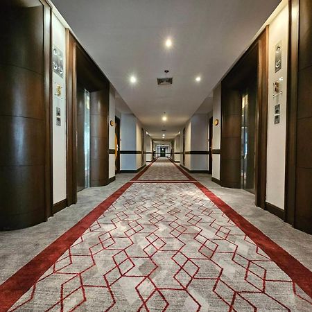 Zenith Sukhumvit Hotel Banguecoque Exterior foto