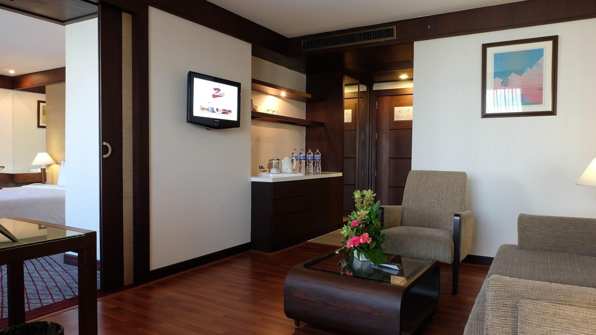 Zenith Sukhumvit Hotel Banguecoque Exterior foto