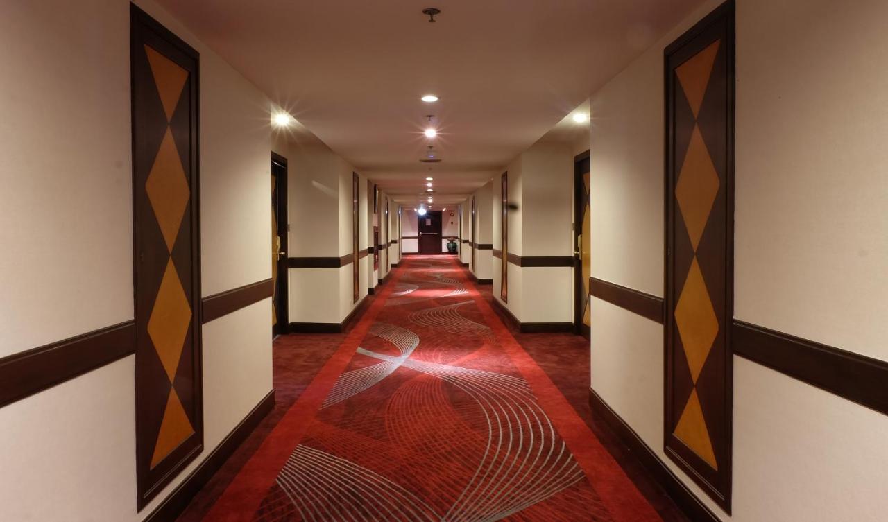 Zenith Sukhumvit Hotel Banguecoque Exterior foto