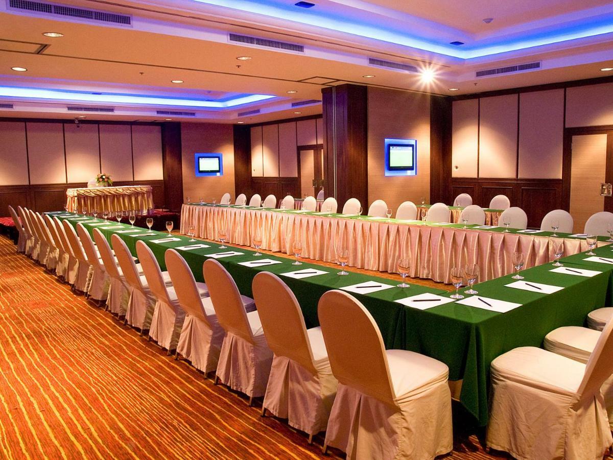 Zenith Sukhumvit Hotel Banguecoque Exterior foto