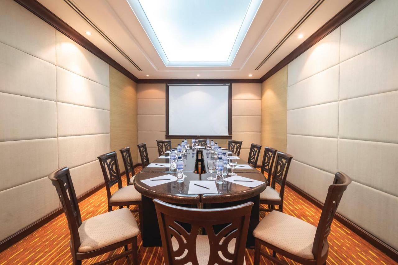 Zenith Sukhumvit Hotel Banguecoque Exterior foto