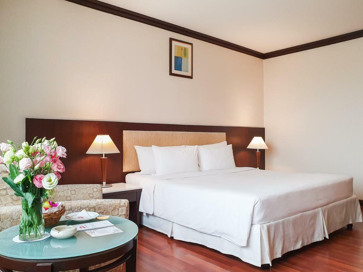 Zenith Sukhumvit Hotel Banguecoque Exterior foto
